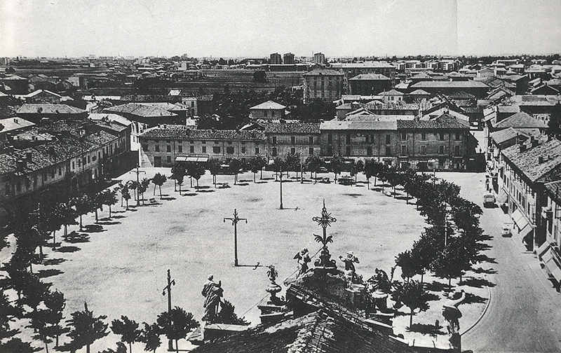 Piazza Gramsci